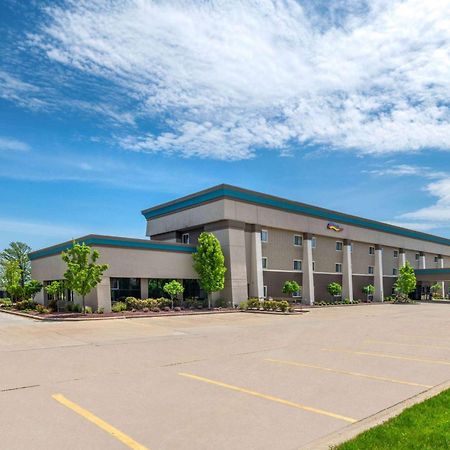 Baymont By Wyndham Mt. Pleasant Hotell Mount Pleasant Exteriör bild