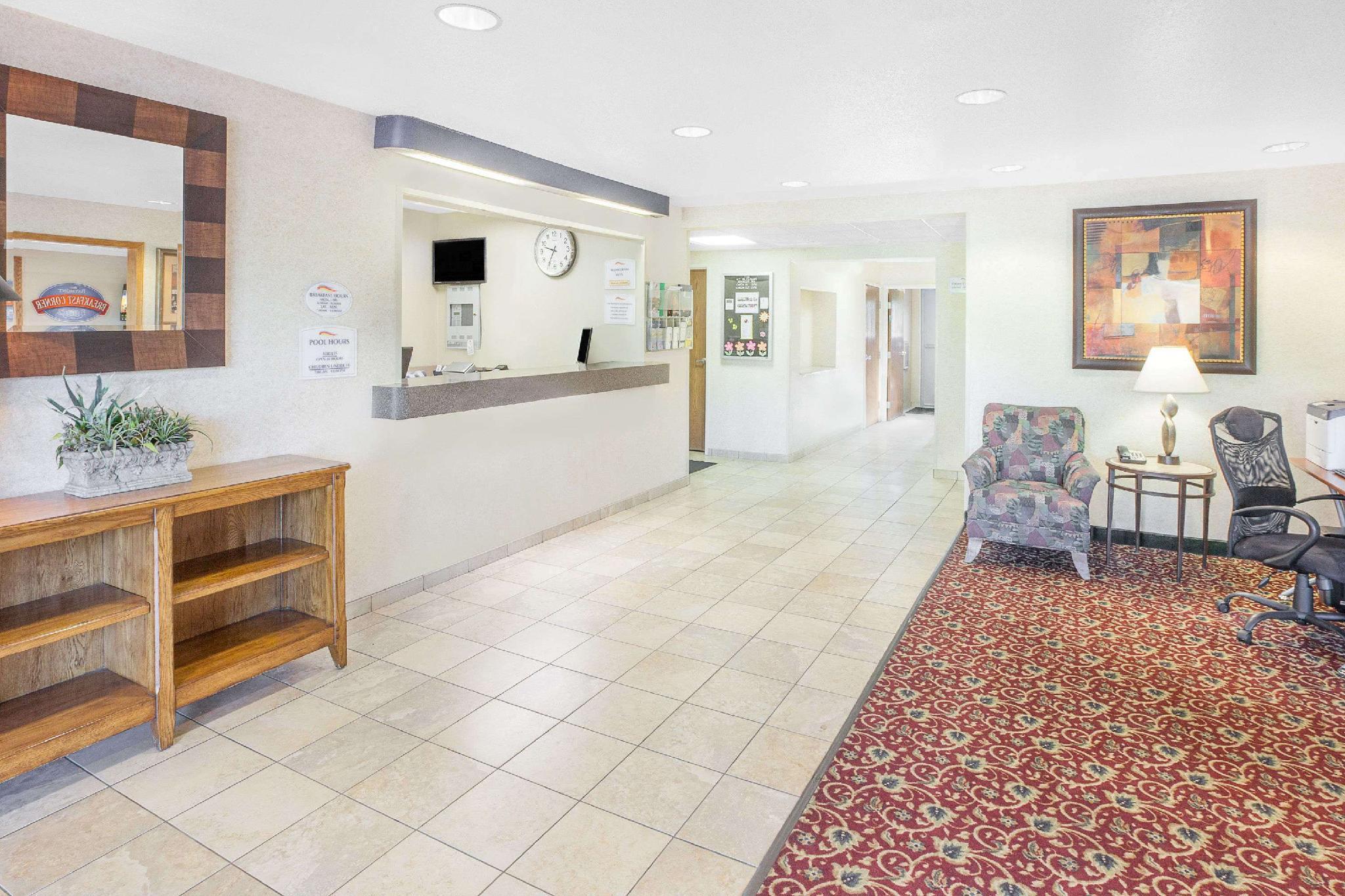Baymont By Wyndham Mt. Pleasant Hotell Mount Pleasant Exteriör bild