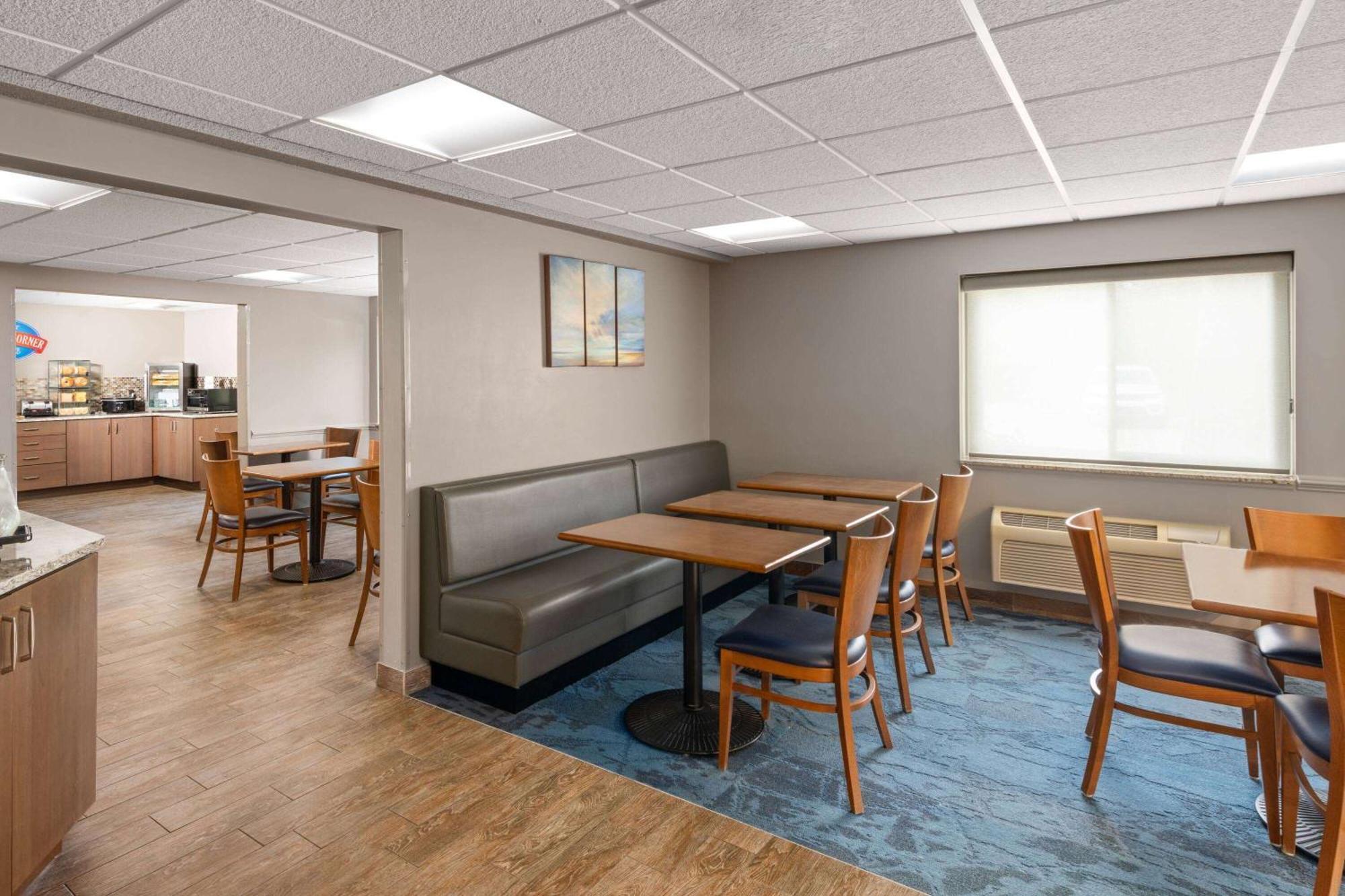 Baymont By Wyndham Mt. Pleasant Hotell Mount Pleasant Exteriör bild